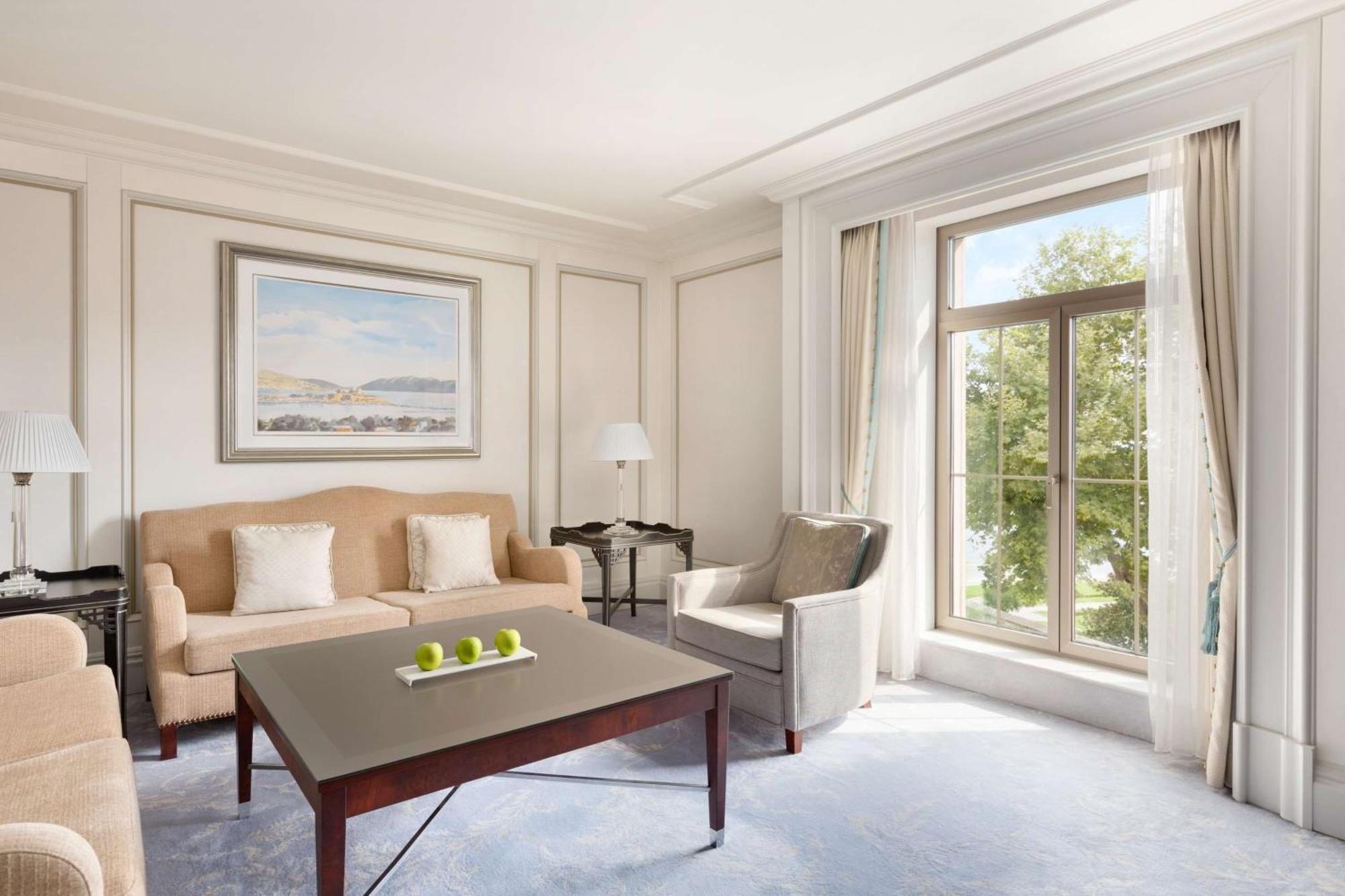 Executive Suite with exclusive Horizon privileges,1274967136:JPEG